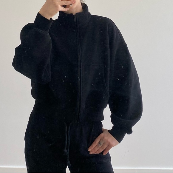 Aritzia Mega Fit Black Sweatfleece Zip-Up - Picture 6 of 6